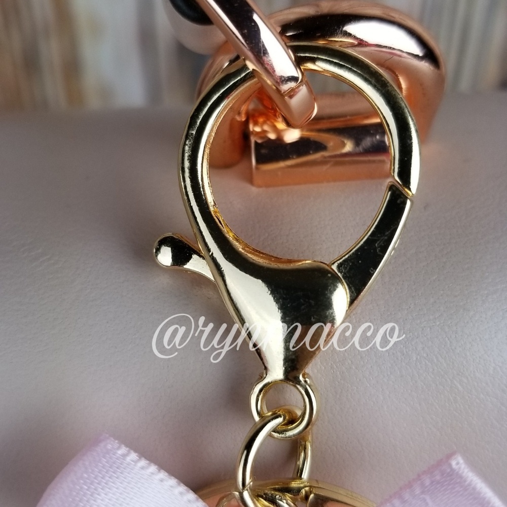3 Tiered French Macaron Eiffel Keychain - Picture 6 of 7